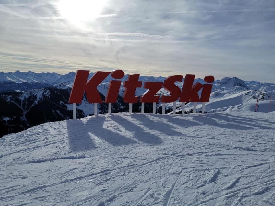 Hocheckhuette On Top Of The Kitzbuehel Hahnenkamm Mountain Buitenkant foto