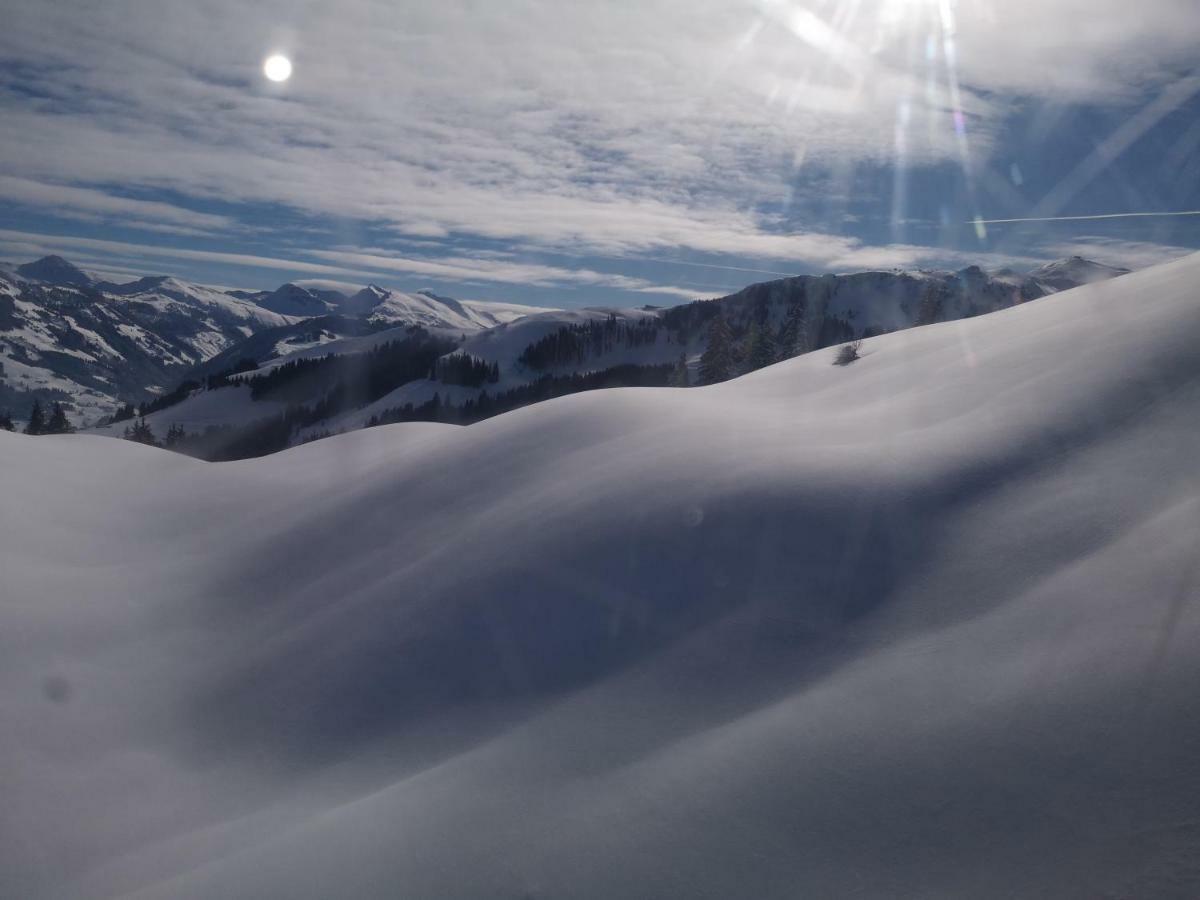 Hocheckhuette On Top Of The Kitzbuehel Hahnenkamm Mountain Buitenkant foto